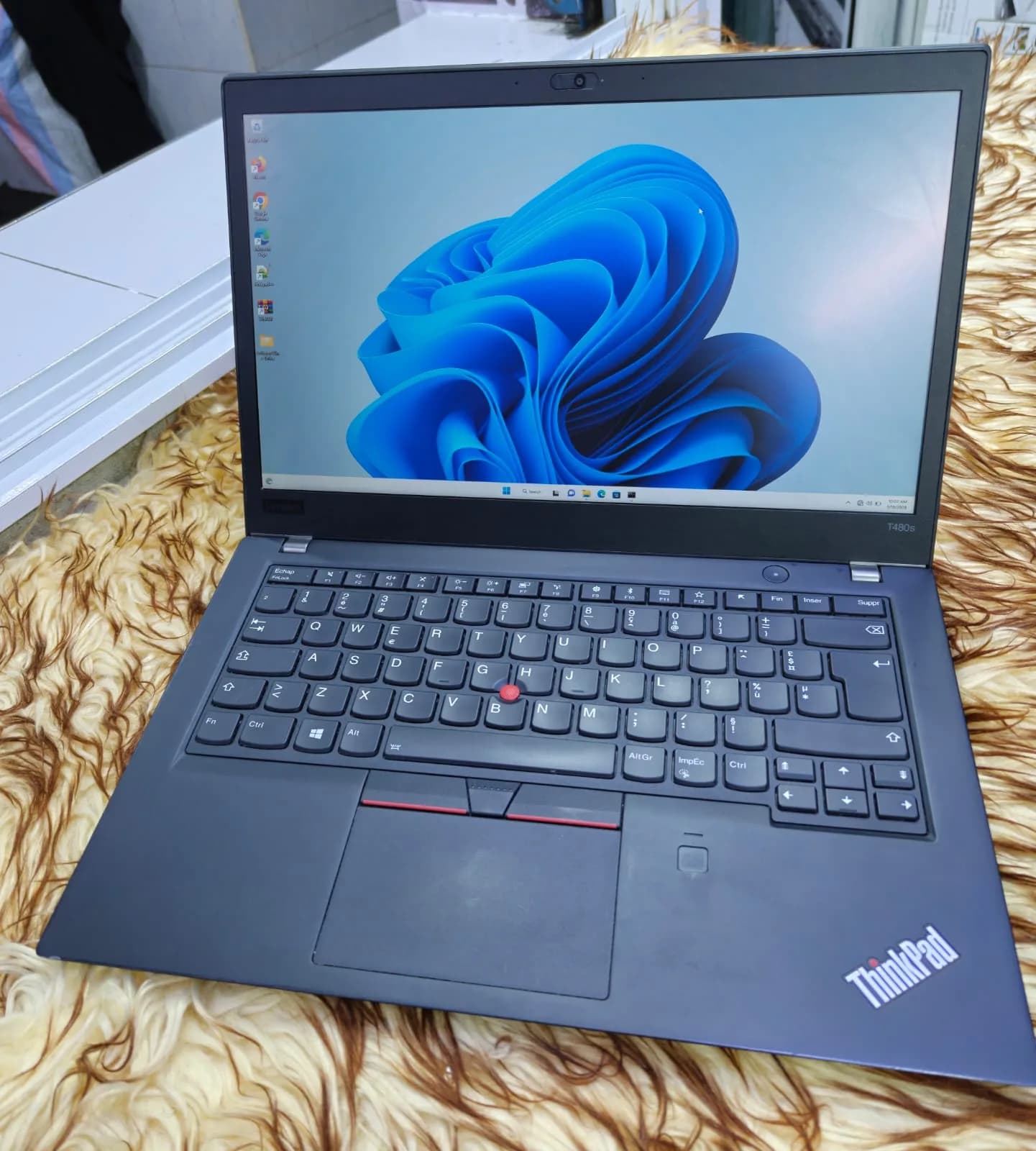 Lenovo Thinkpad T480s Coi5 8th generation 8gb ram 256ssd 14 inches Touchscreen