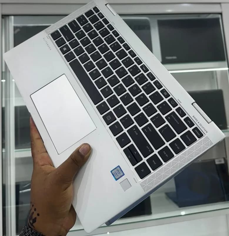 Hp Elitebook 1030 g4 8gb ram 256ssd 8th Generation x360 touchscreen