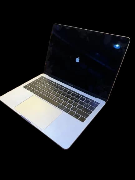 MacBook Pro 2017 - Intel core i5 - 8GB Ram - 256gb ssd - 13 inch screen